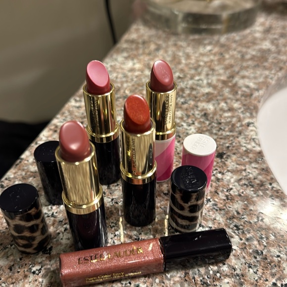 Brand new Estée Lauder 5 shades lipsticks set full size and travel gloss! - Picture 1 of 1